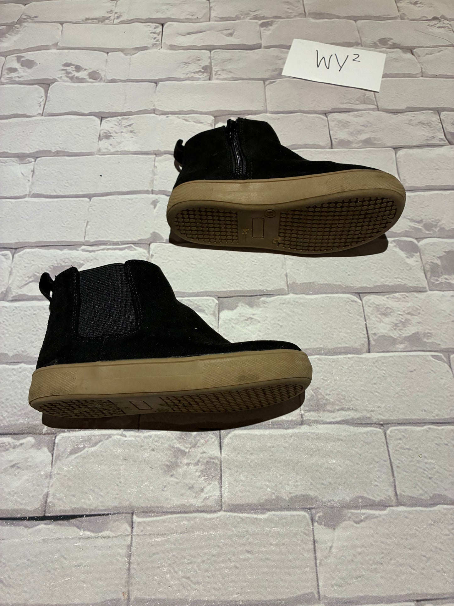 Shoes Size 10