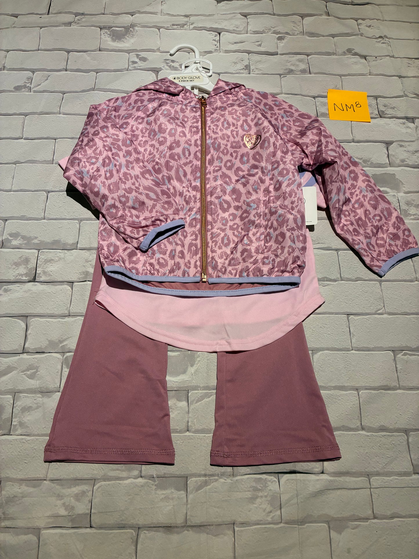 Outfit Size 2T BNWT