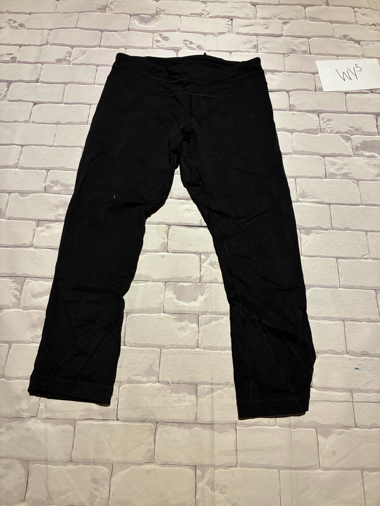 Ladies Bottoms Size 6 Play Condition - Small pull
