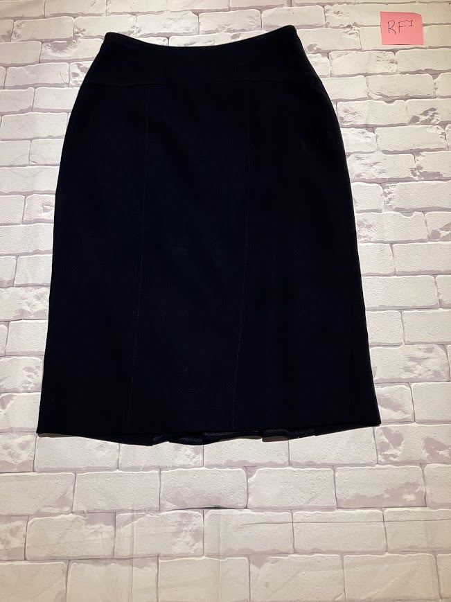 Ladies Bottoms Size 6