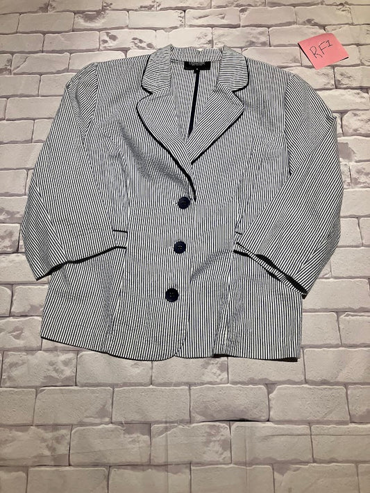 Ladies Top Size 8 Petite