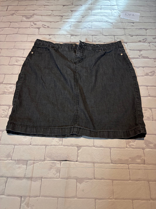 Ladies Bottoms Size 14