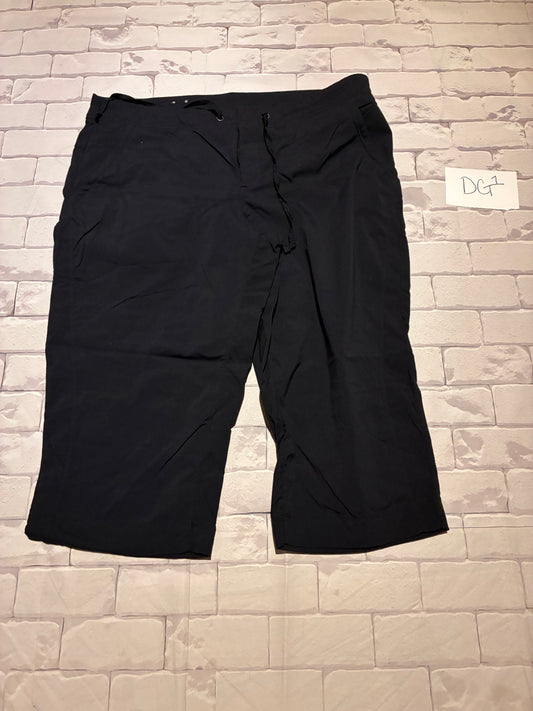 Ladies Bottoms Size 16-18