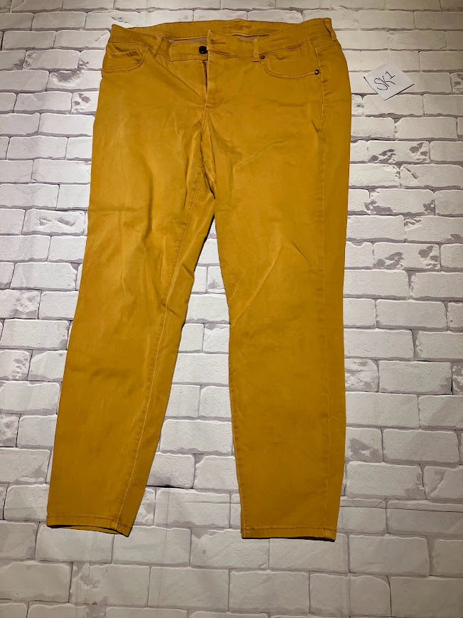 Ladies Bottoms Size 18