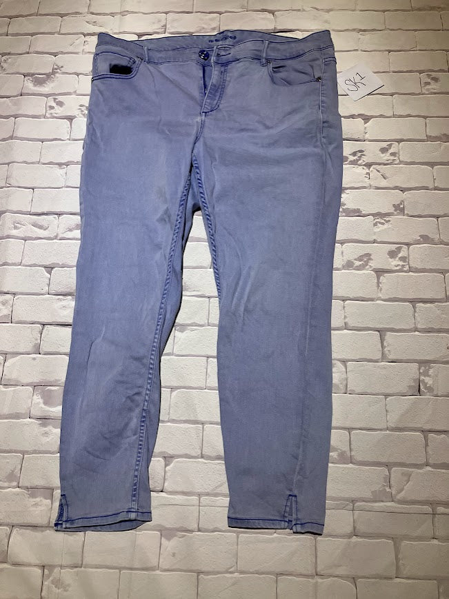 Ladies Bottoms Size 18