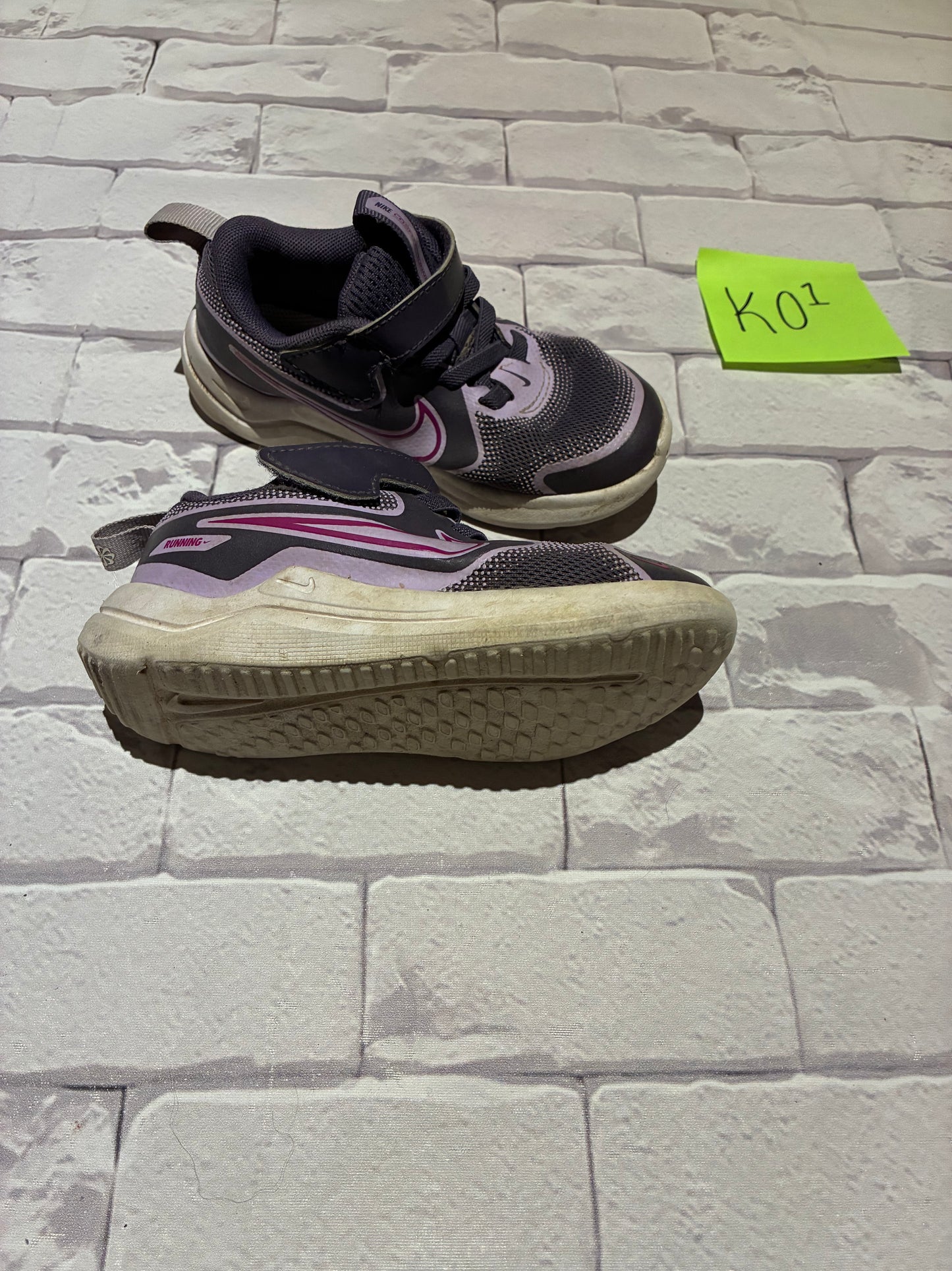 Shoes Size 9