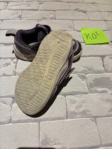Shoes Size 9