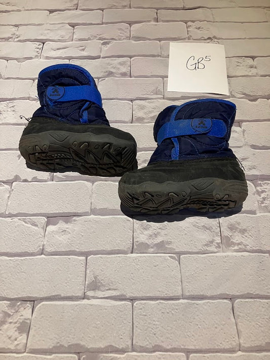 Shoes Size 7