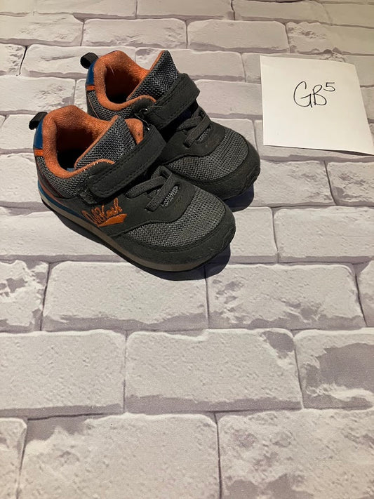 Shoes Size 8