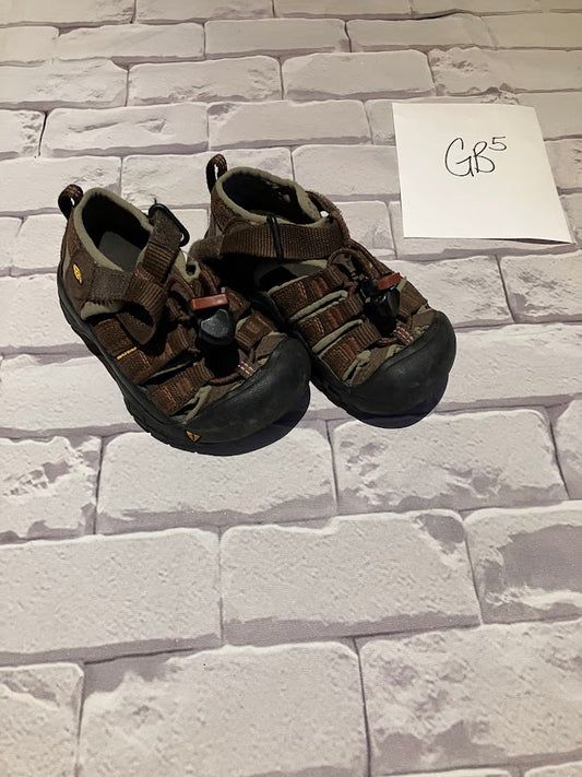 Shoes Size 8