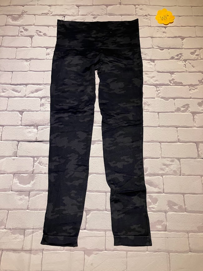 Ladies Bottoms Size M