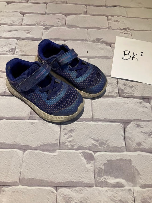 Shoes Size 7 - Play Condition