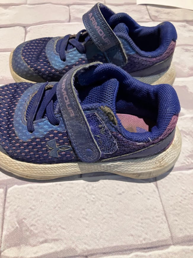 Shoes Size 7 - Play Condition