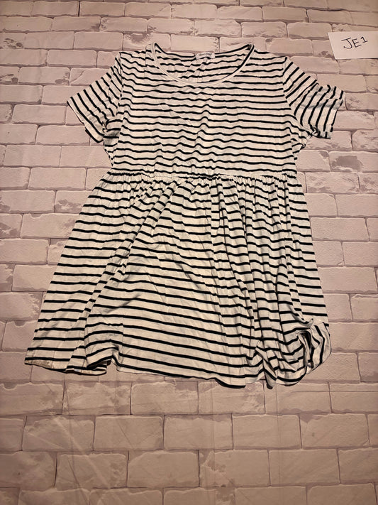 Ladies Top Size XL Maternity