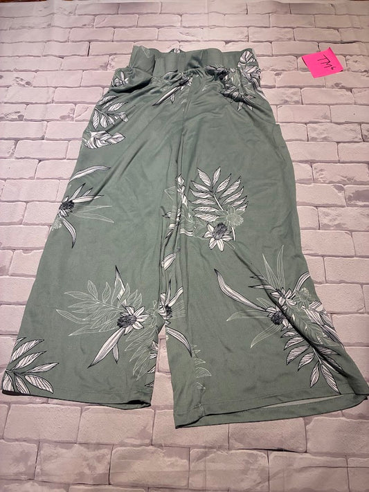 Ladies Bottoms Size M