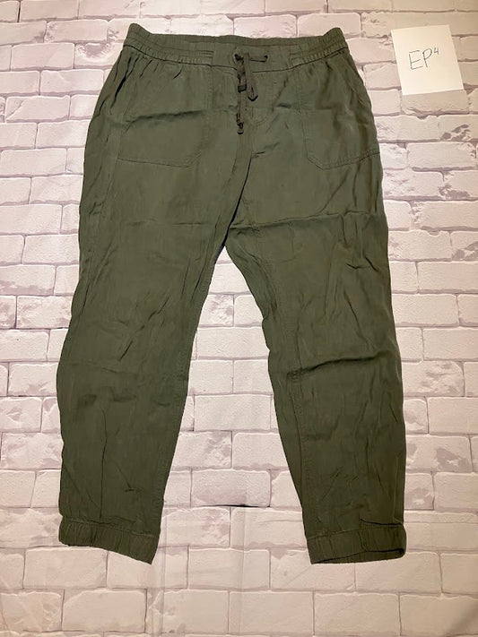Ladies Bottoms Size M