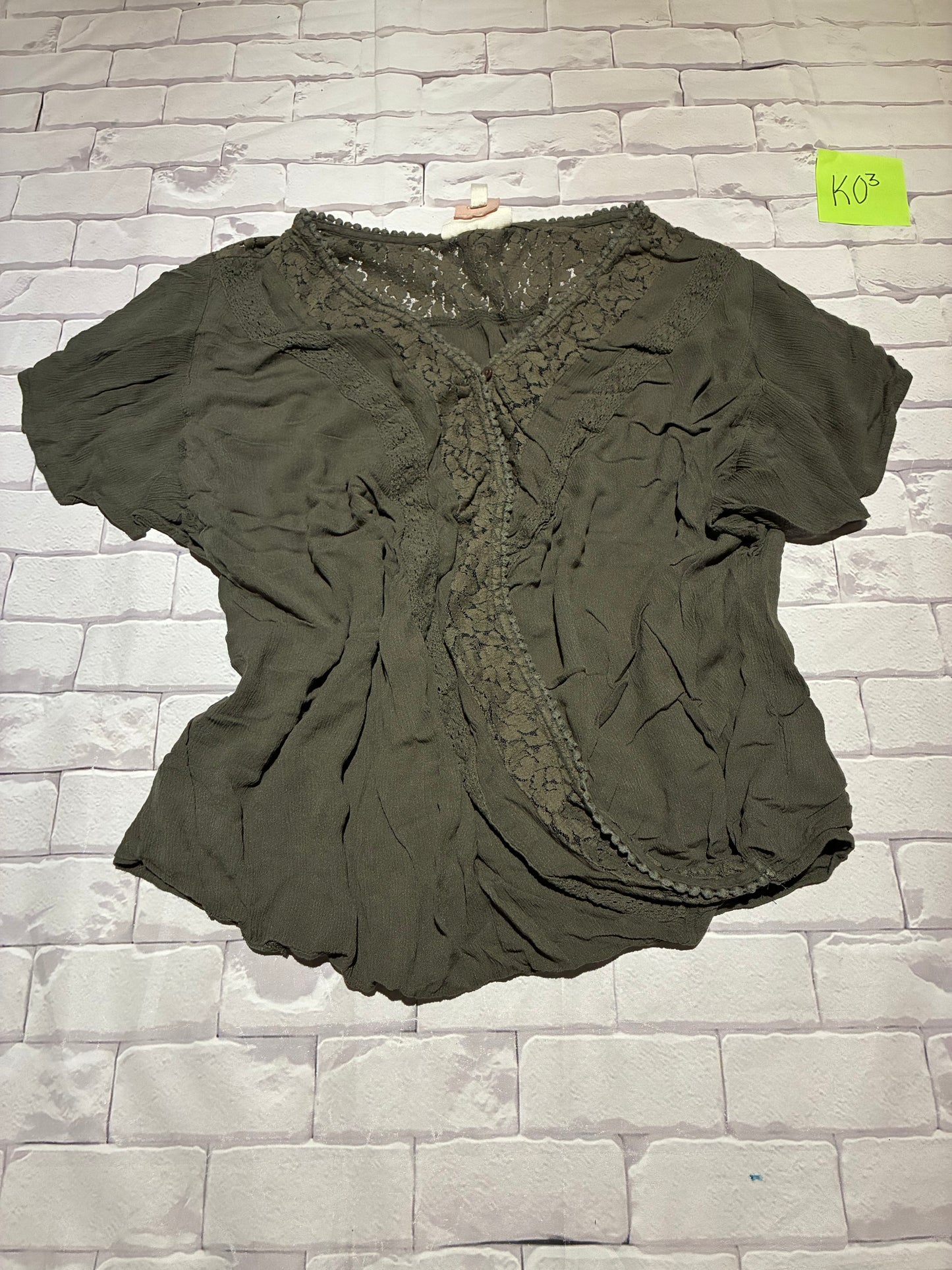 Ladies Top Size L Nursing