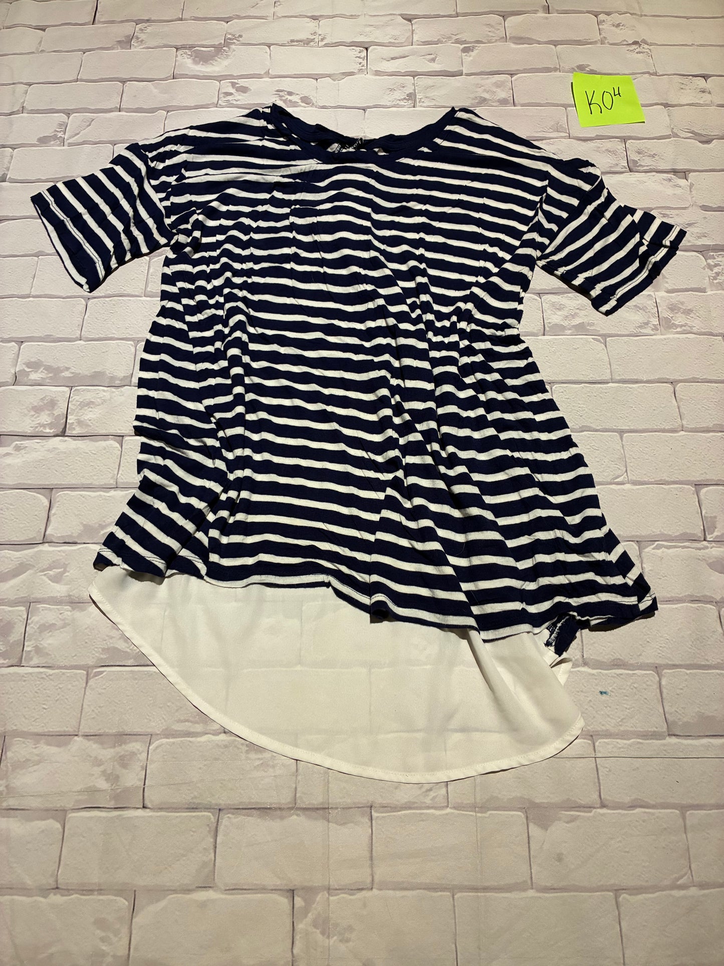 Ladies Top Size L Maternity