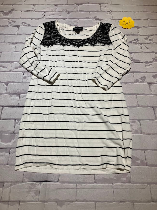 Ladies Top Size S Maternity