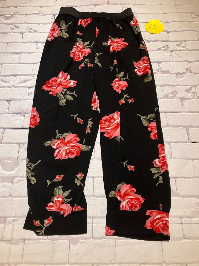 Ladies Bottoms Size M