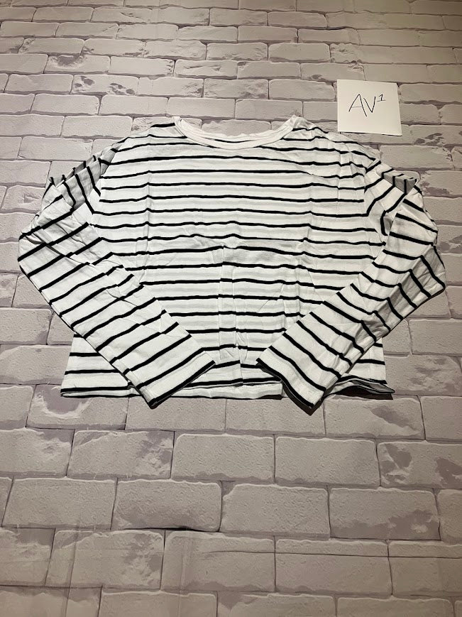 Ladies Top Size M