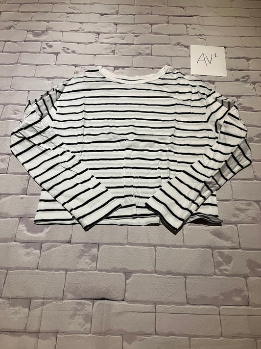 Ladies Top Size M