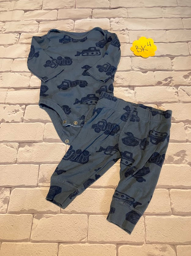 Boys Outfit Size 3-6m