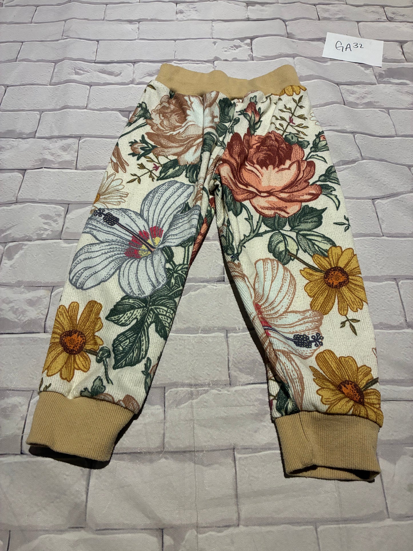 Bottoms Size 18-24m