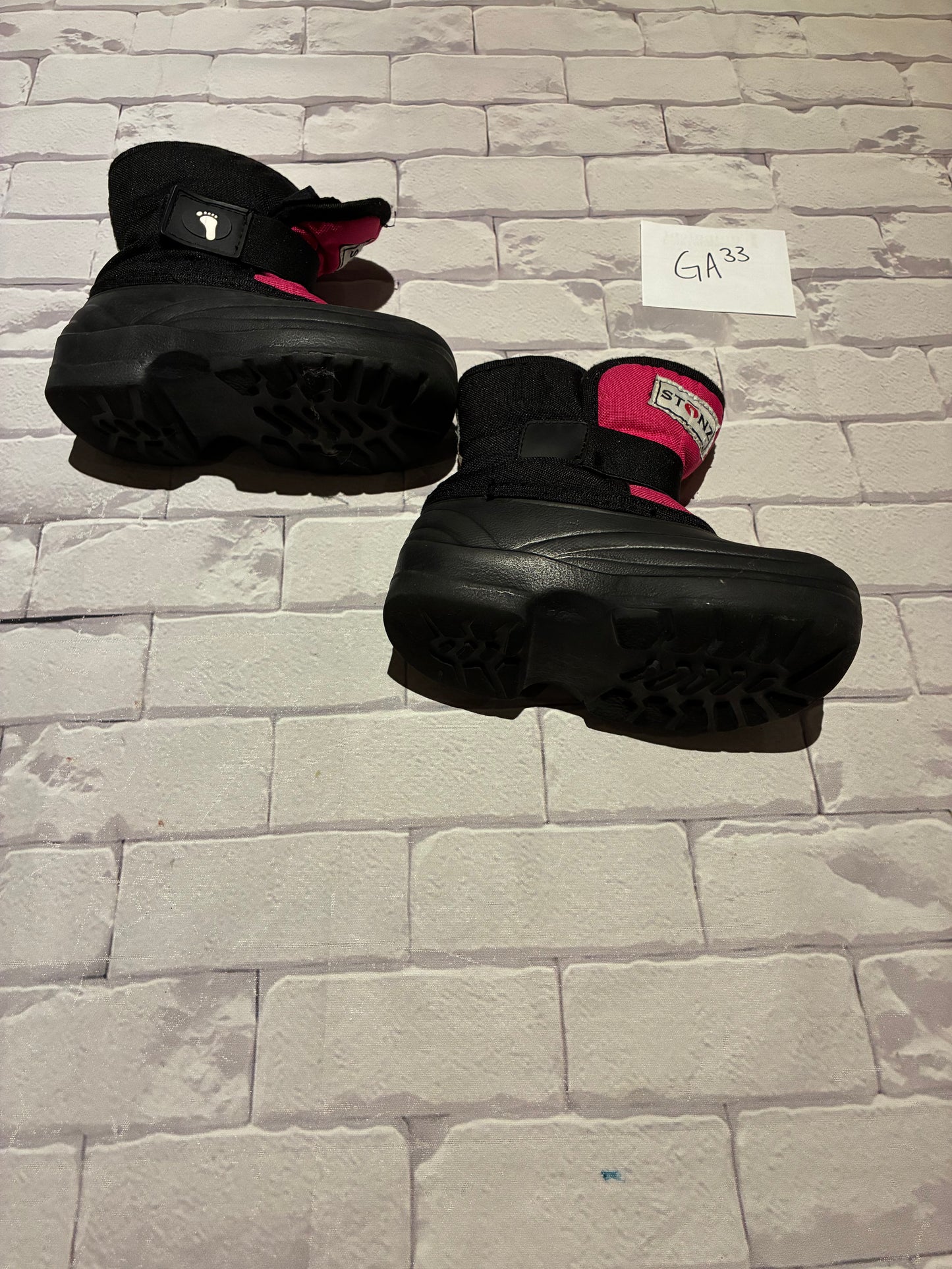 Shoes Size 9