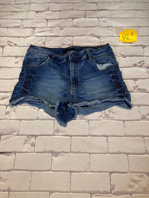 Ladies Bottoms Size 29