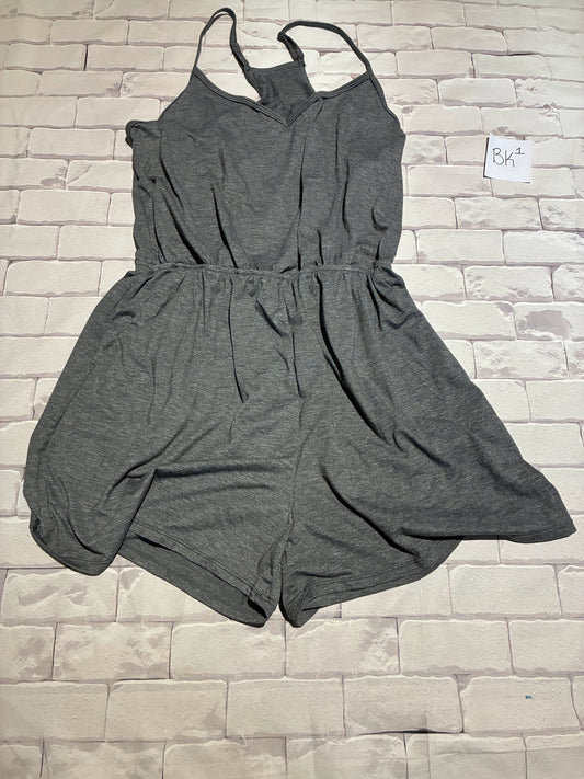 Ladies Outfit Size L
