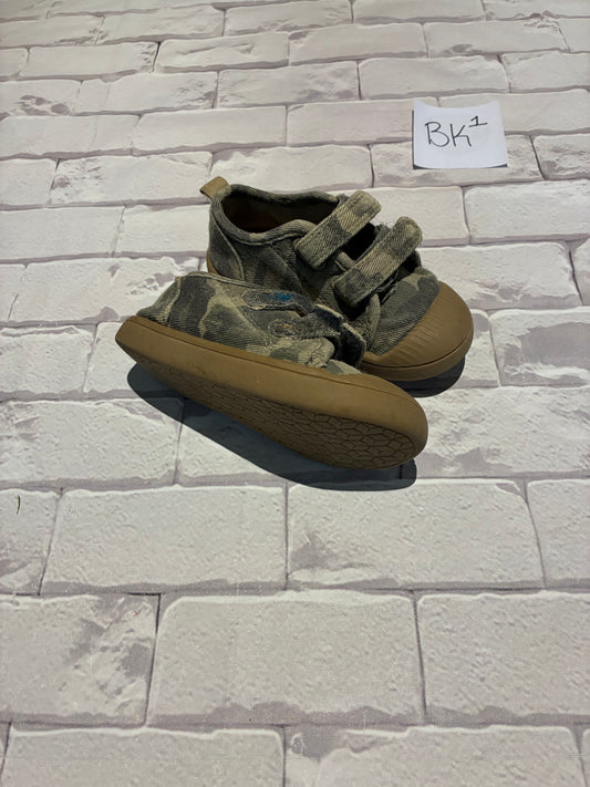 Shoes Size 8