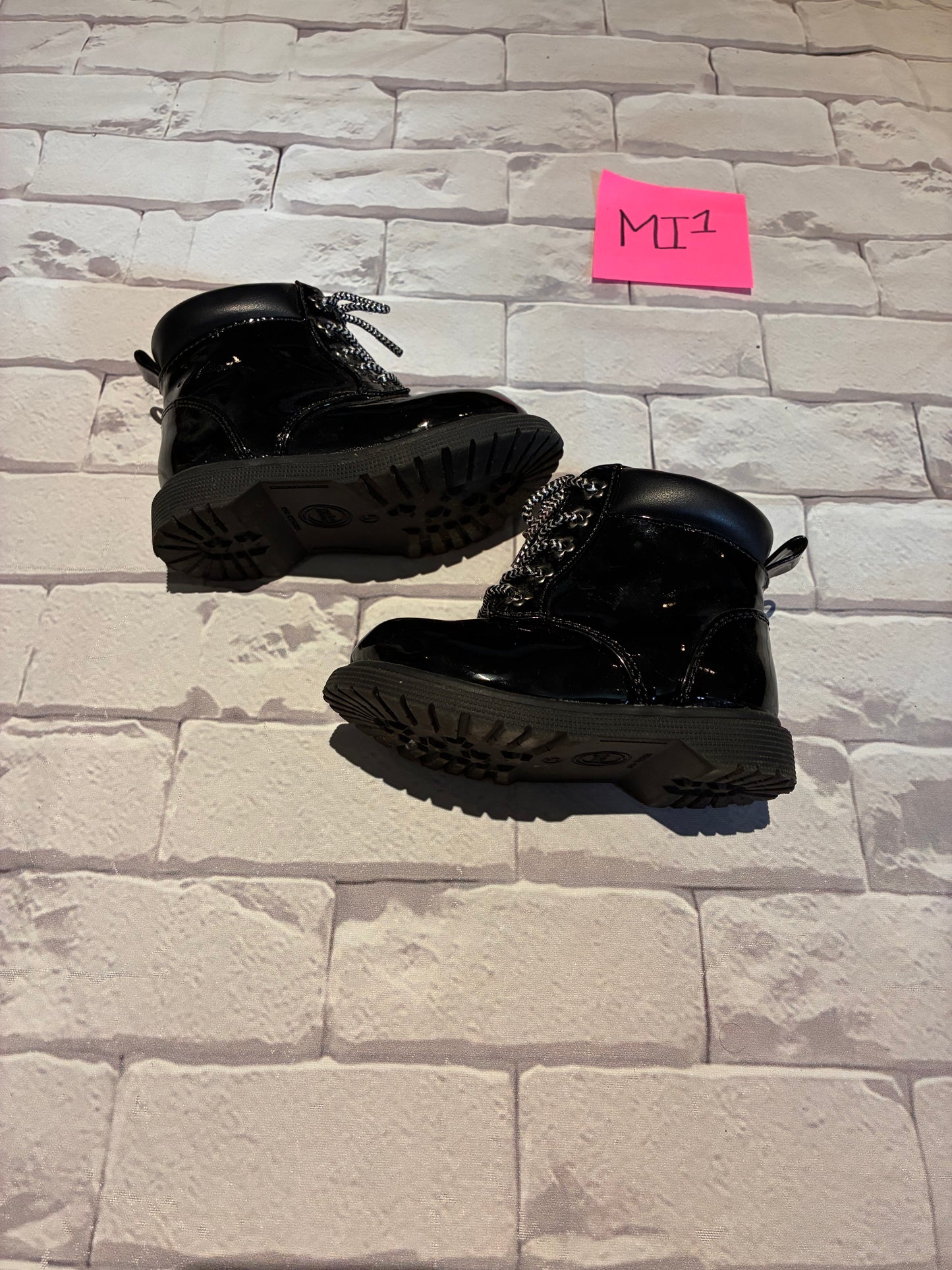Shoes Size 5