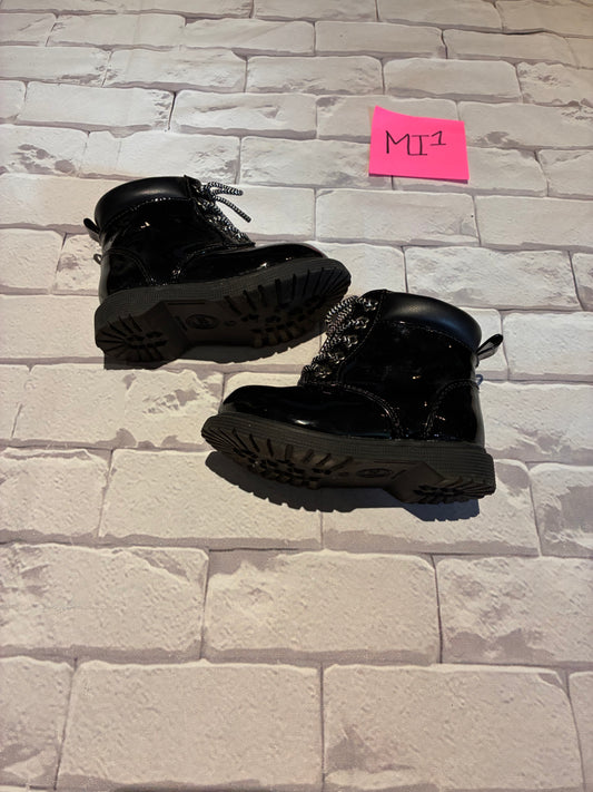 Shoes Size 5