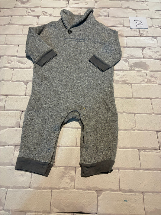 Outfit Size 6-12m