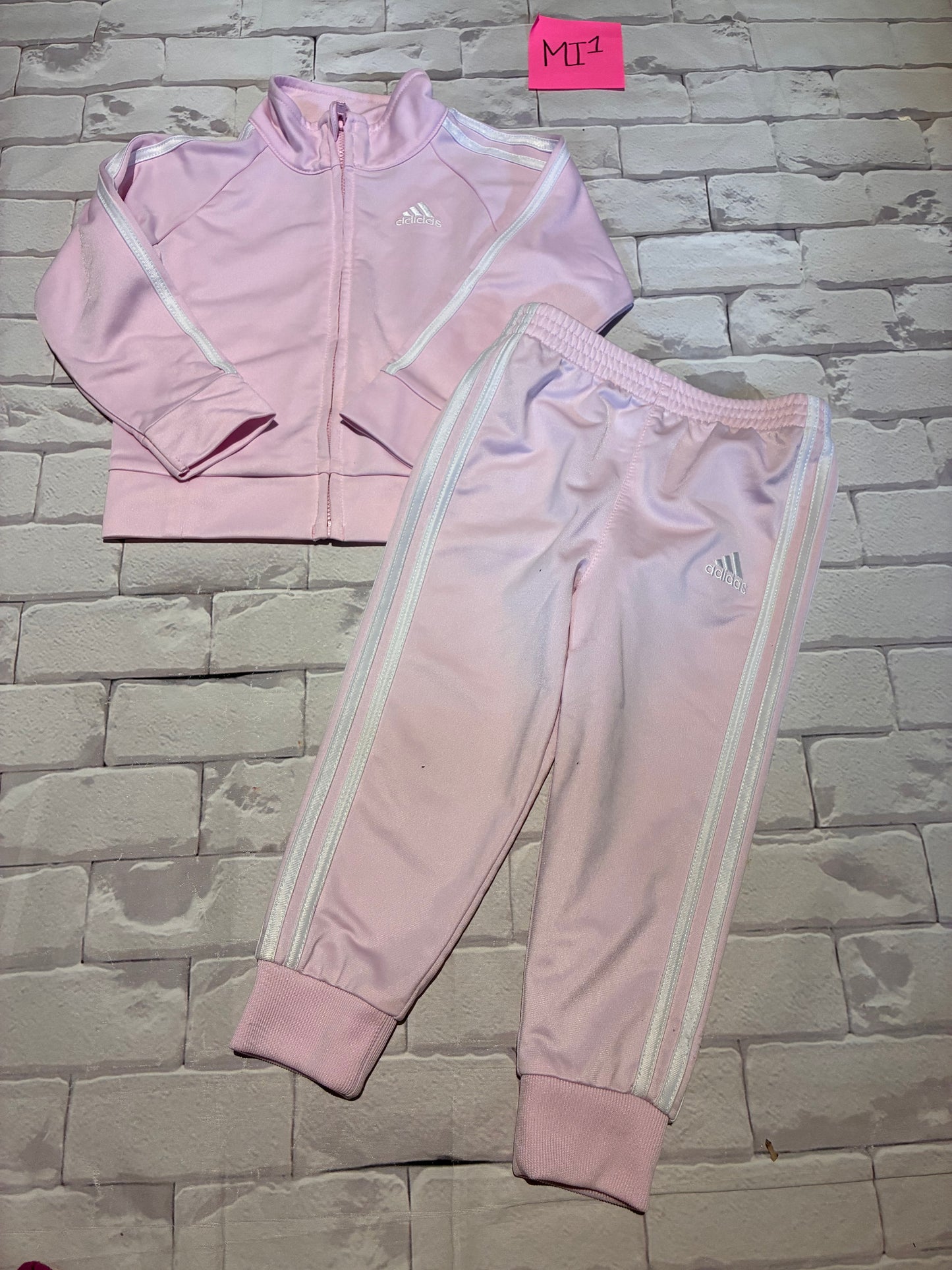 Outfit Size 24m Play Condition