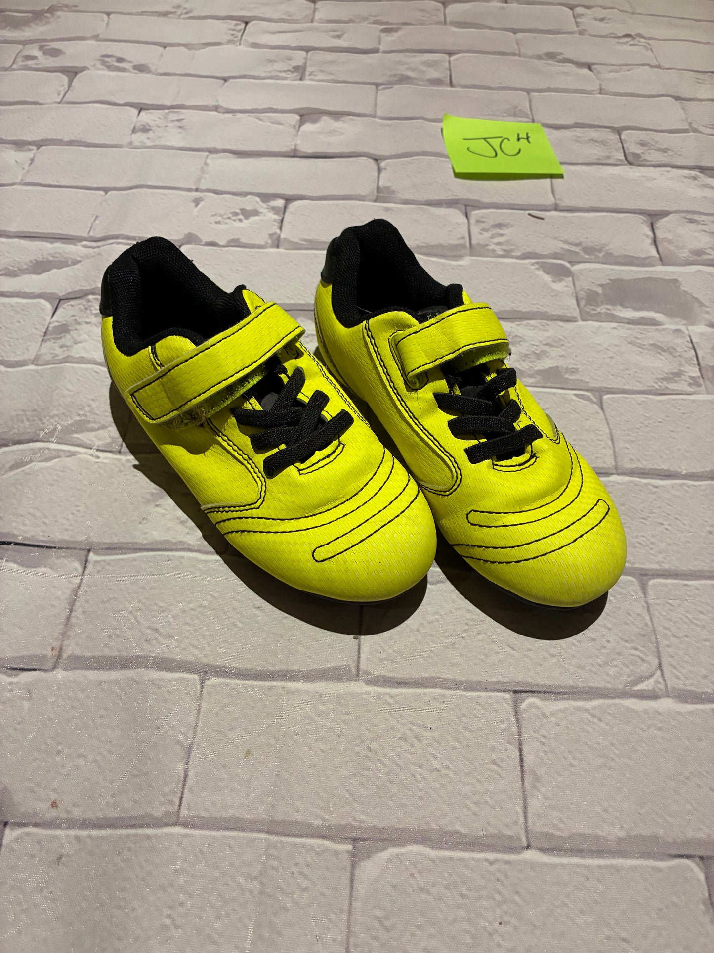 Shoes Size 11 - soccer cleat