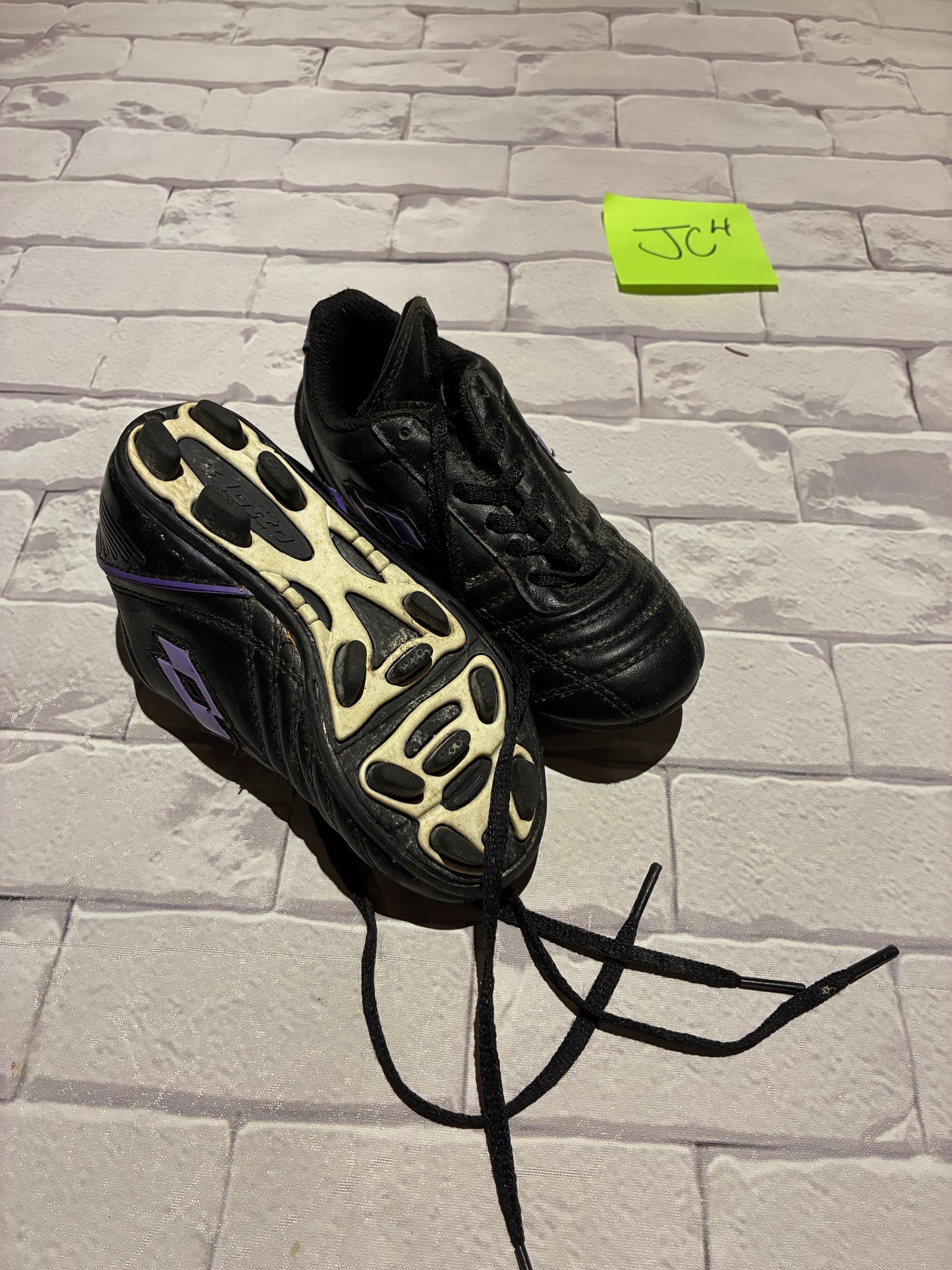 Shoes Size 10 - soccer cleat