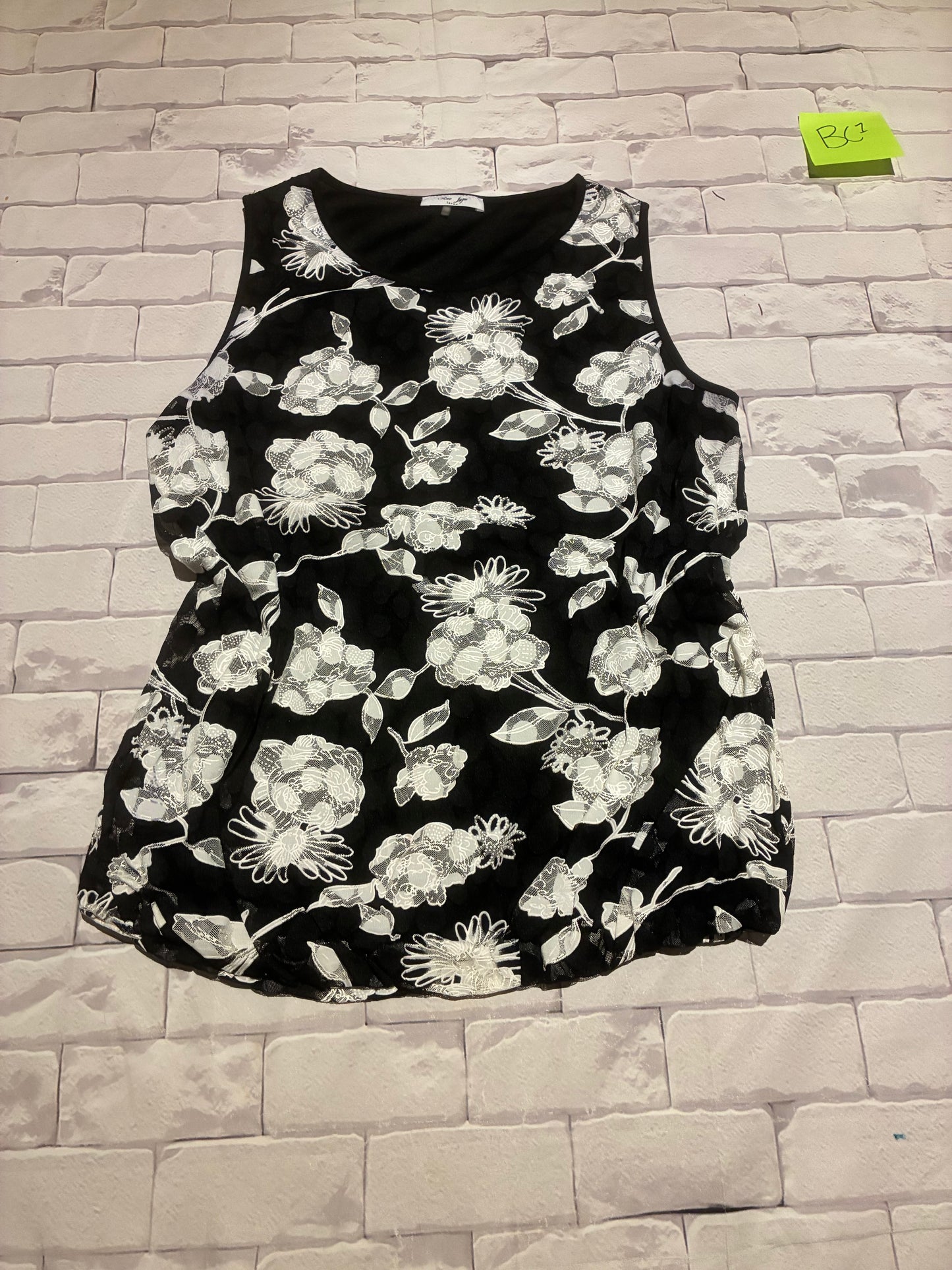 Ladies Top Size L