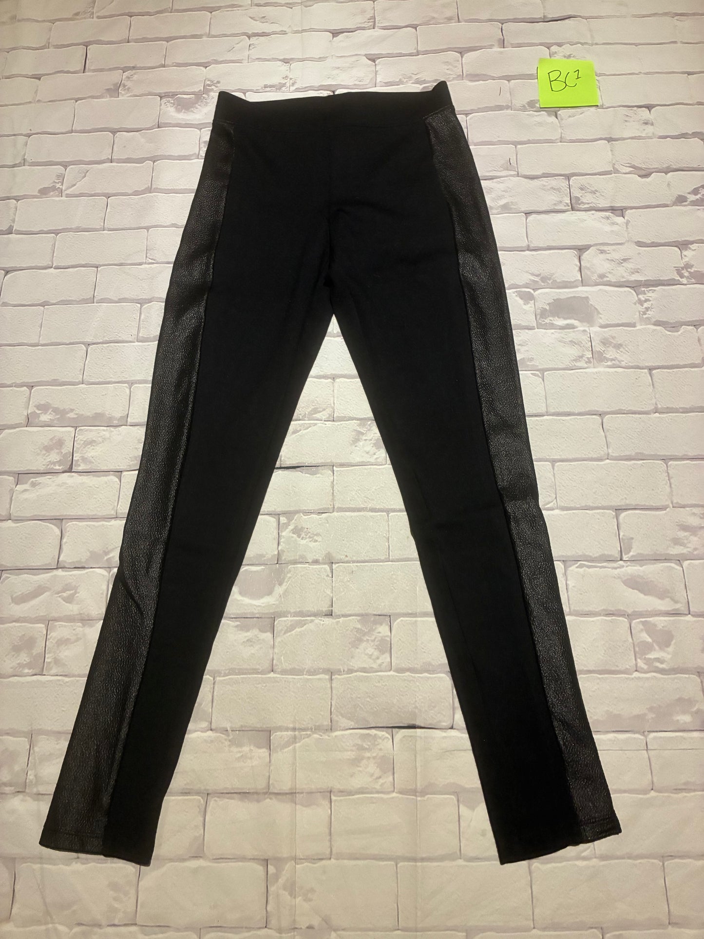 Ladies Bottoms Size XS