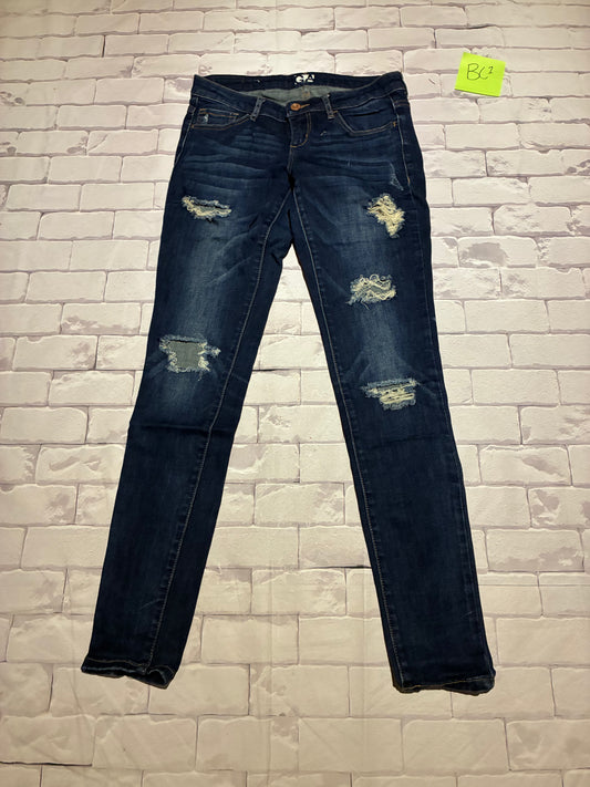 Ladies Bottoms Size 6