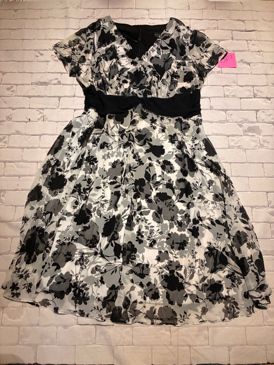 Ladies Dress Size XL