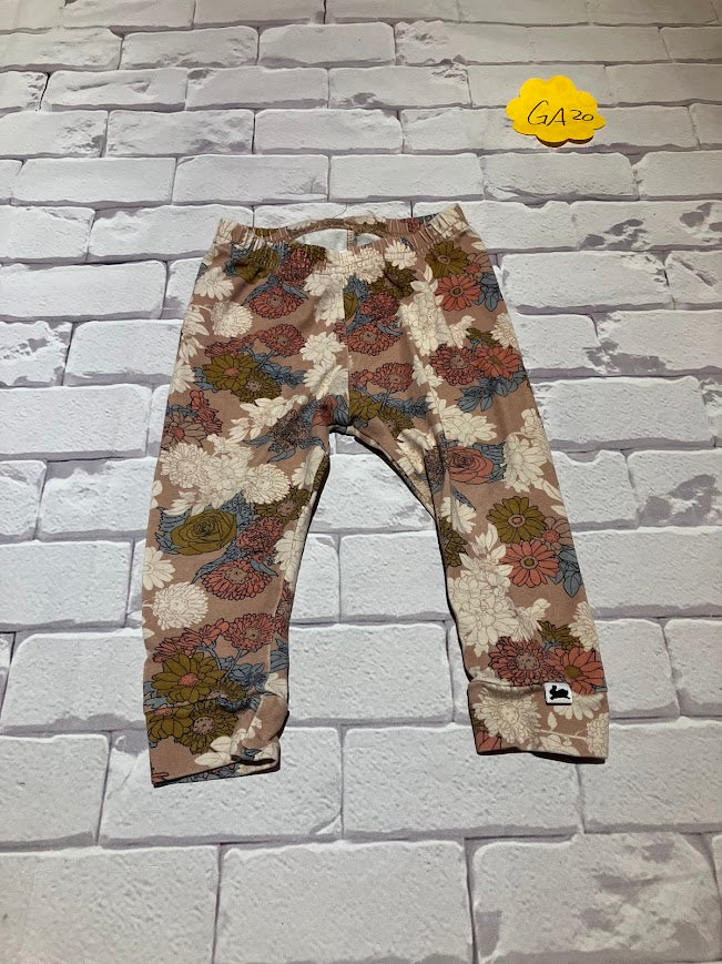 Girls Bottoms Size 9-12m