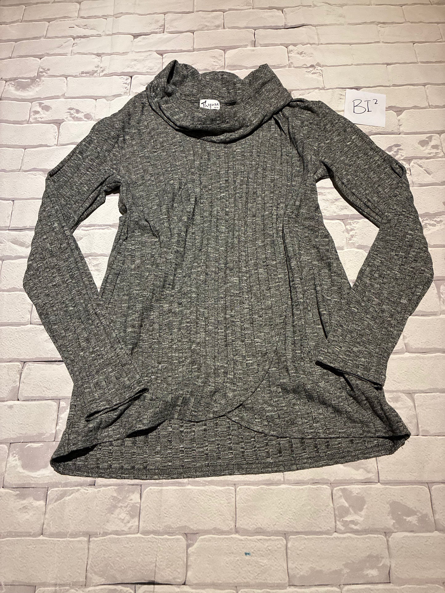 Ladies Top Size XS Maternity