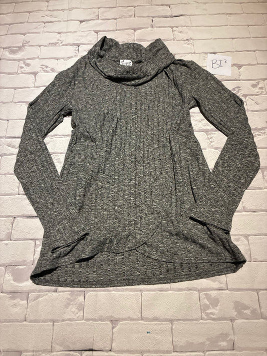 Ladies Top Size XS Maternity