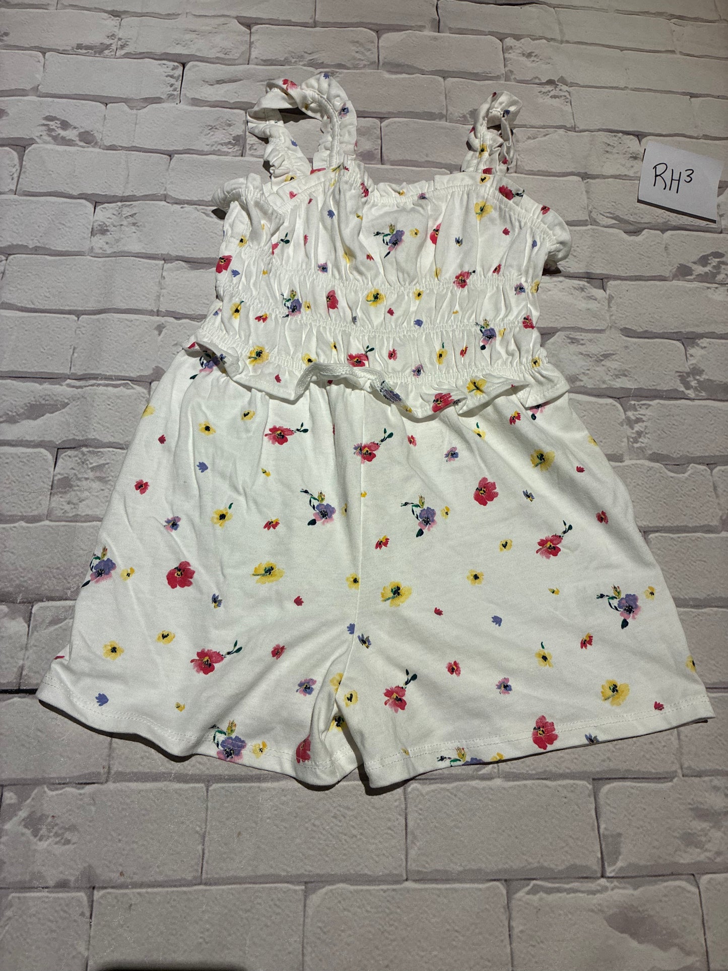 Outfit Size 6