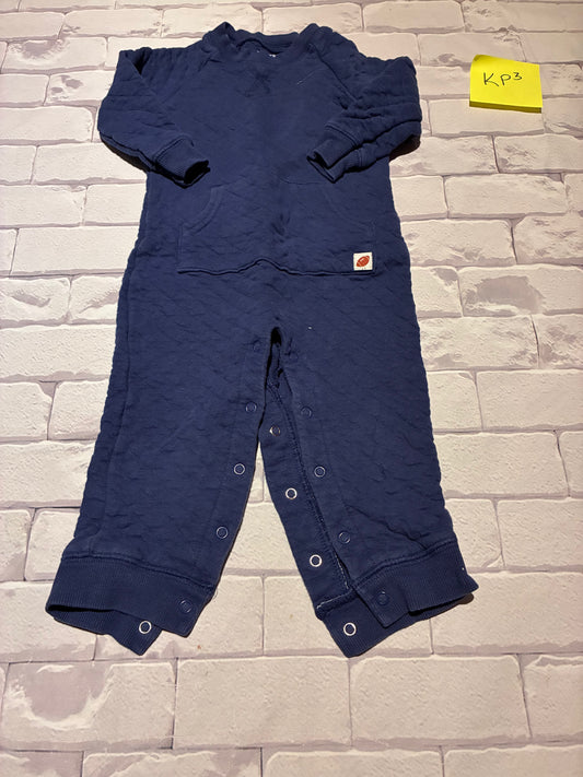 Outfit Size 18m