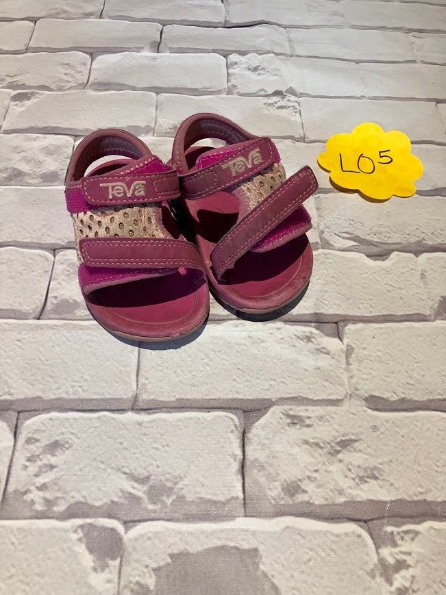 Girls Shoes Size 4