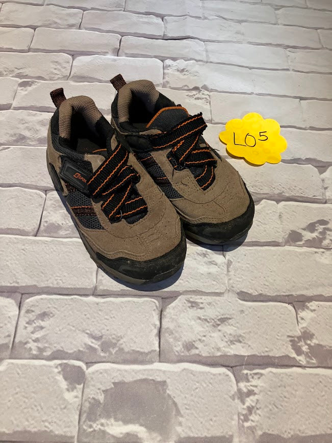 Boys Shoes Size 10