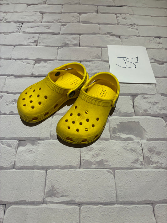 Shoes Size 8